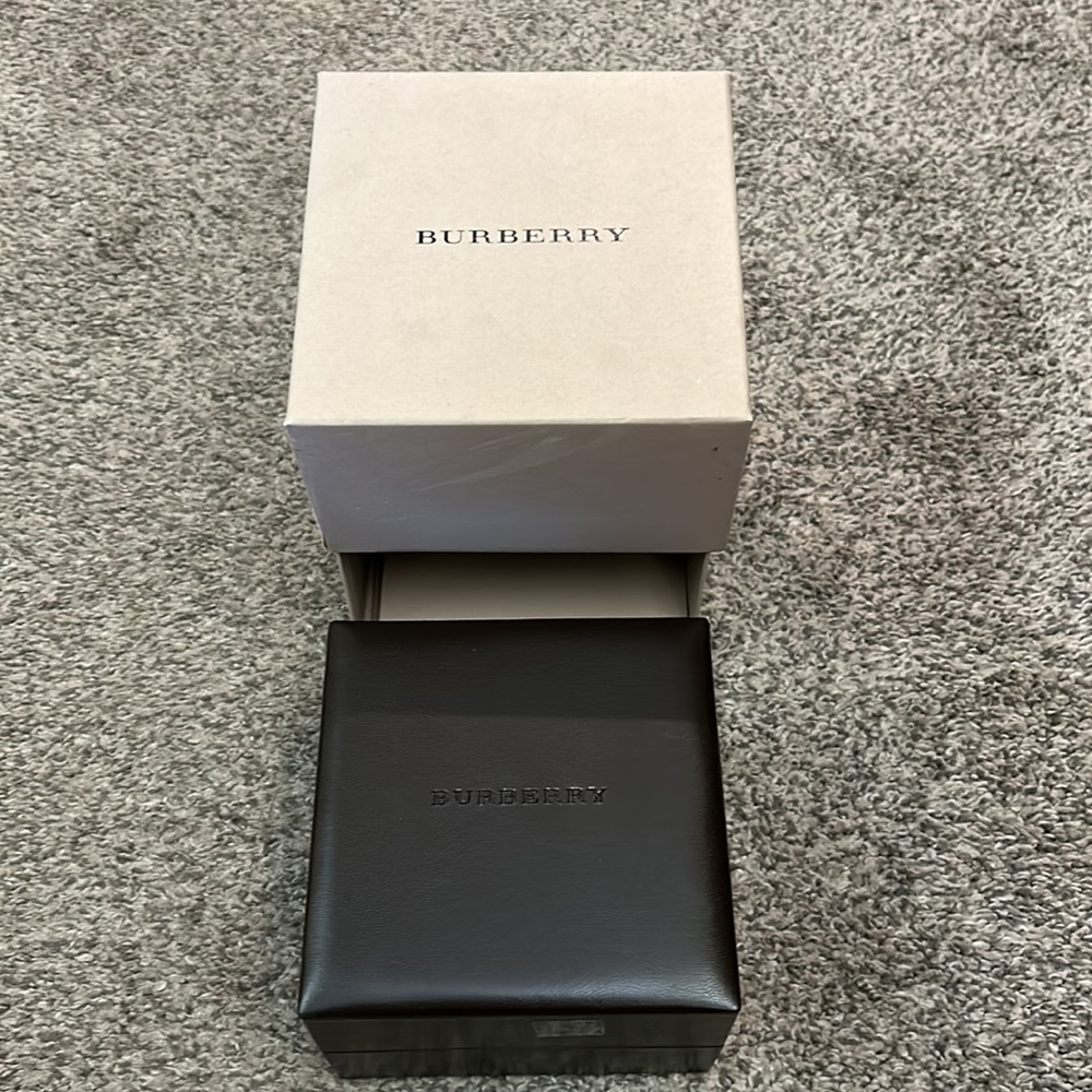 Burberry Pink Mother of Pearl Leather Stainless Steel Watch - Picture 12 of 12